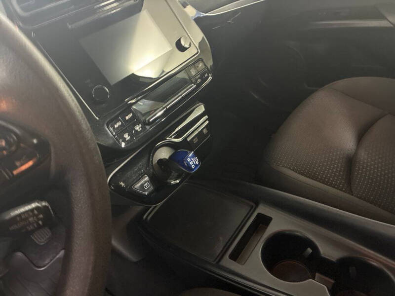 2019 Toyota Prius LE AWD-e