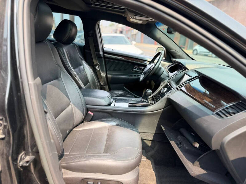 2015 Ford Taurus Limited
