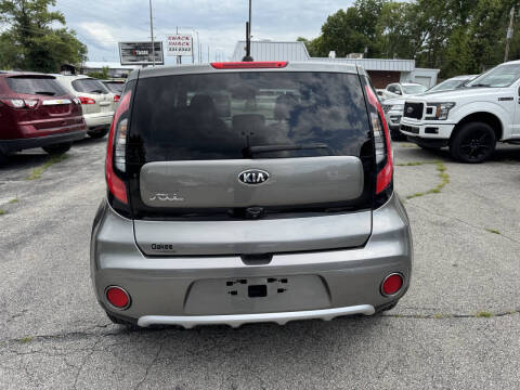 2017 Kia Soul +