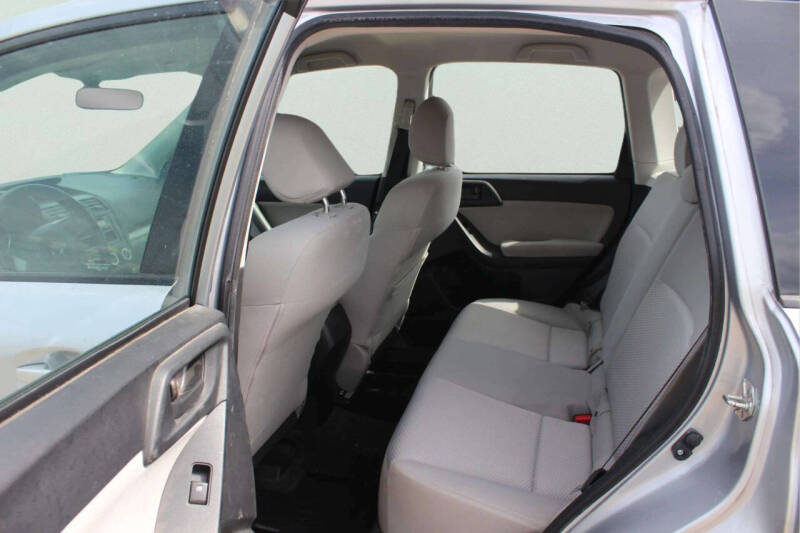 2014 Subaru Forester 2.5i