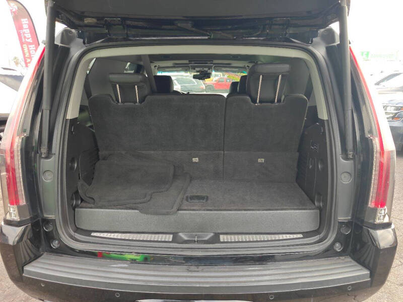 2016 Cadillac Escalade Luxury Collection