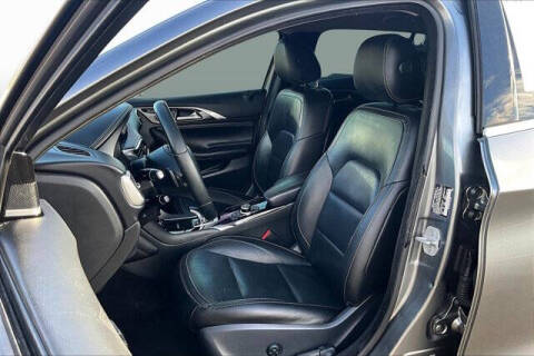 2017 Infiniti QX30 Premium