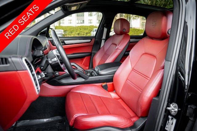 2023 Porsche Cayenne Platinum Edition