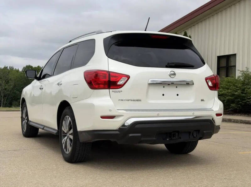 2017 Nissan Pathfinder SL
