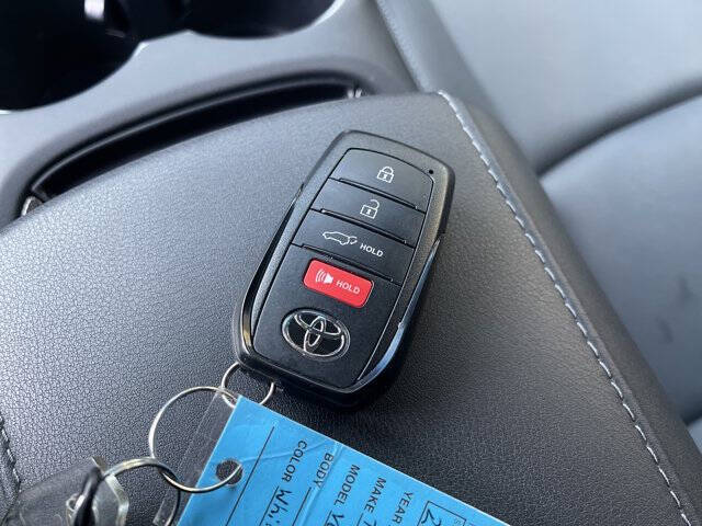 2023 Toyota Venza LE