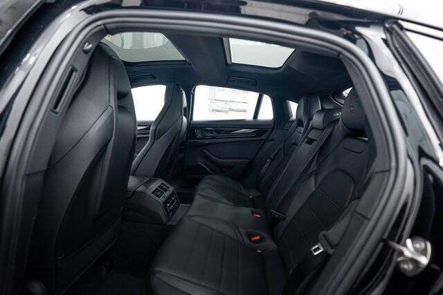 2026 Porsche Panamera 4