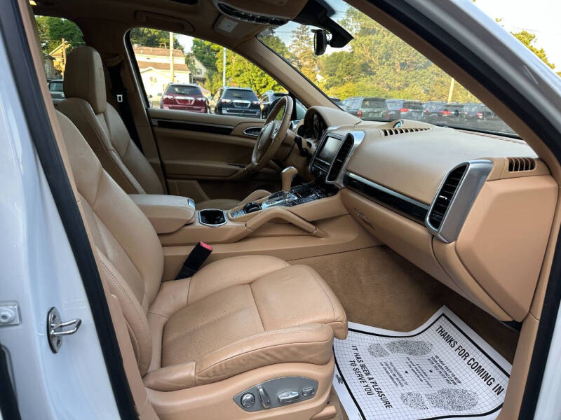 2014 Porsche Cayenne Platinum