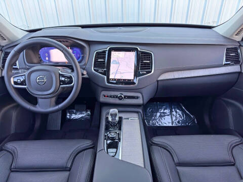 2024 Volvo XC90 Recharge T8 Ultimate Bright Theme 7P