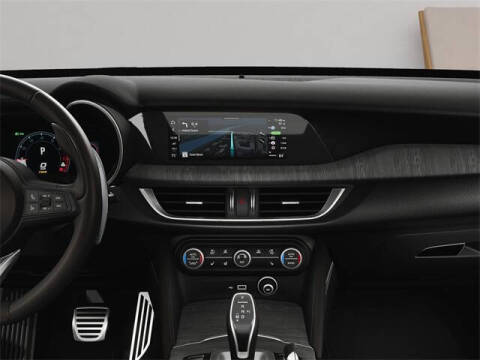 2025 Alfa Romeo Stelvio Intensa