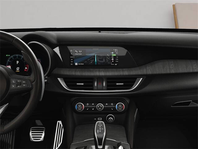 2025 Alfa Romeo Stelvio Intensa