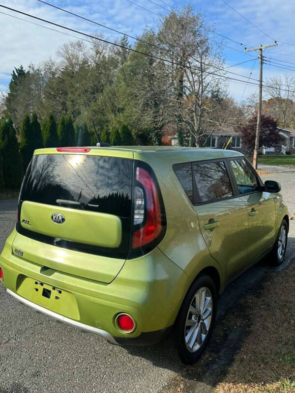 2017 Kia Soul +