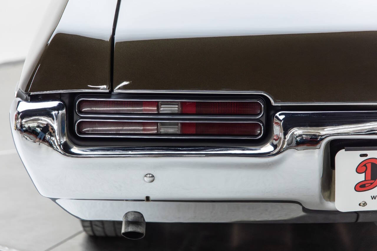 1969 Pontiac GTO 40