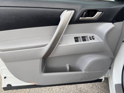 2010 Toyota Highlander SE