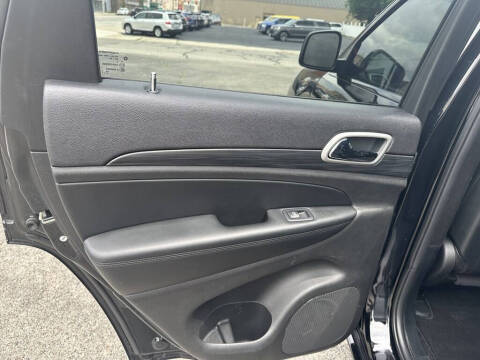 2020 Jeep Grand Cherokee Laredo