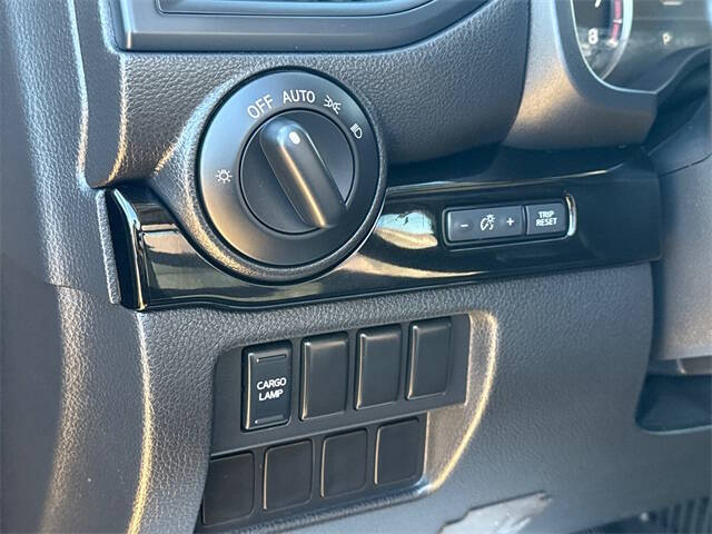 2022 Nissan Titan SV