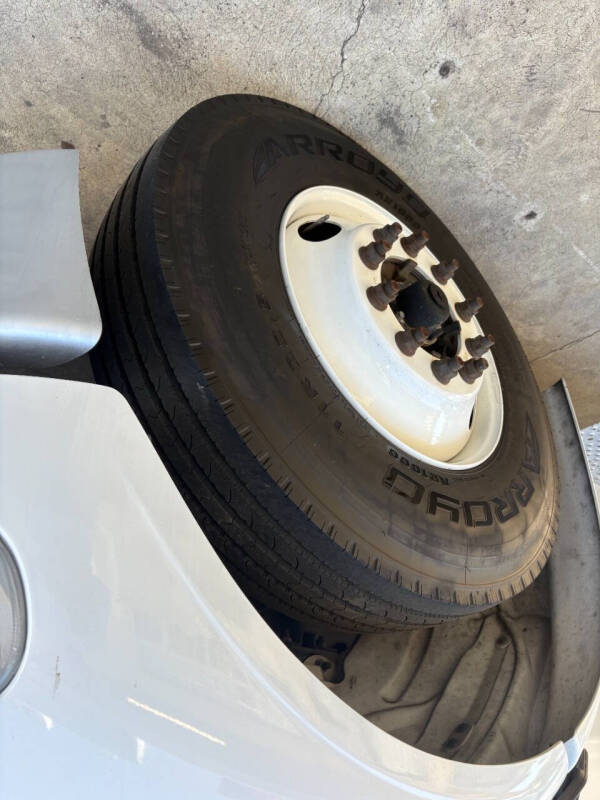 2018 Freightliner M2 106