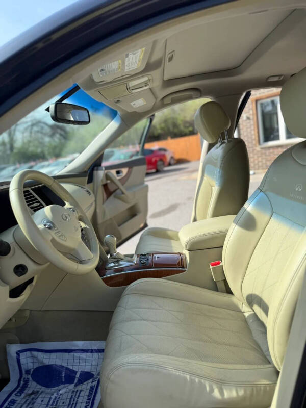 2011 Infiniti FX35