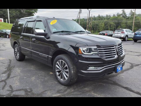 2017 Lincoln Navigator L for sale at VILLAGE MOTORS in South Berwick ME