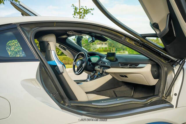 2015 BMW i8