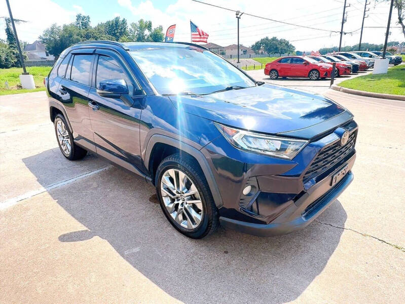 2019 Toyota RAV4 XLE Premium