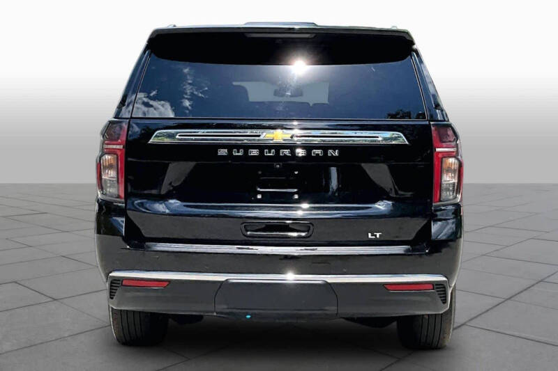 2024 Chevrolet Suburban LT