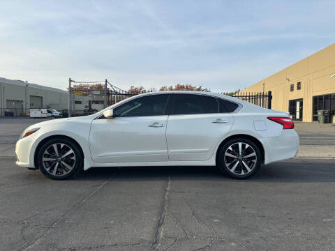 2016 Nissan Altima 3.5 SR