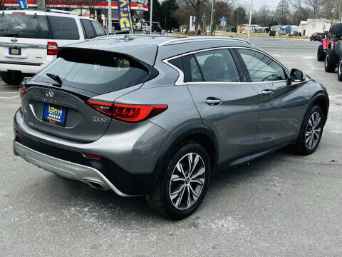 2017 Infiniti QX30 Premium