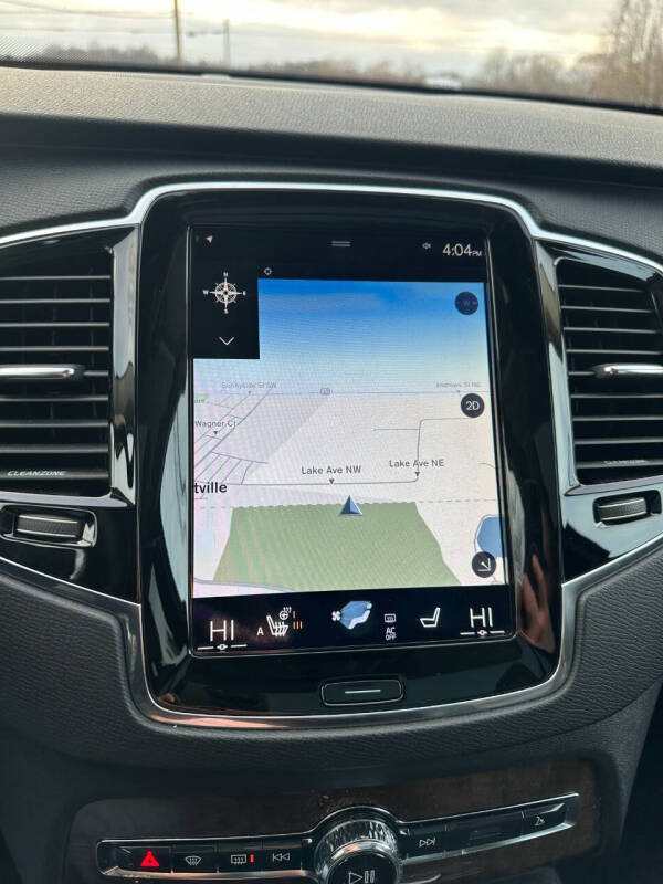 2016 Volvo XC90 T6 Momentum