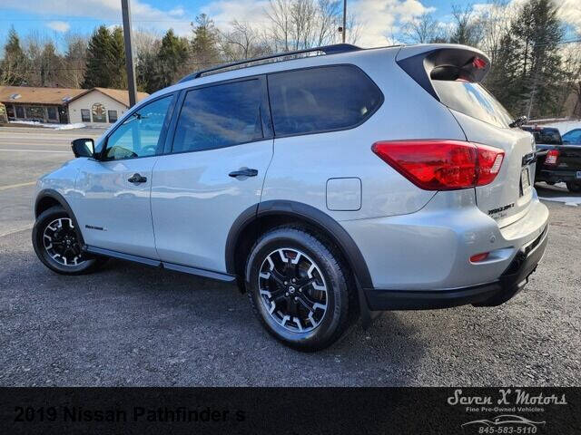 2019 Nissan Pathfinder S