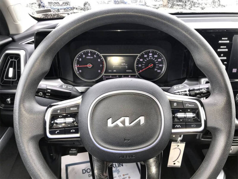 2023 Kia Sorento LX