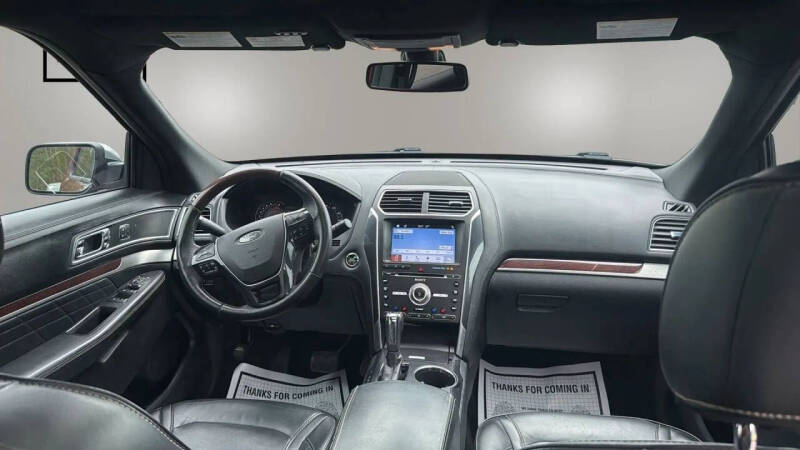 2017 Ford Explorer Platinum