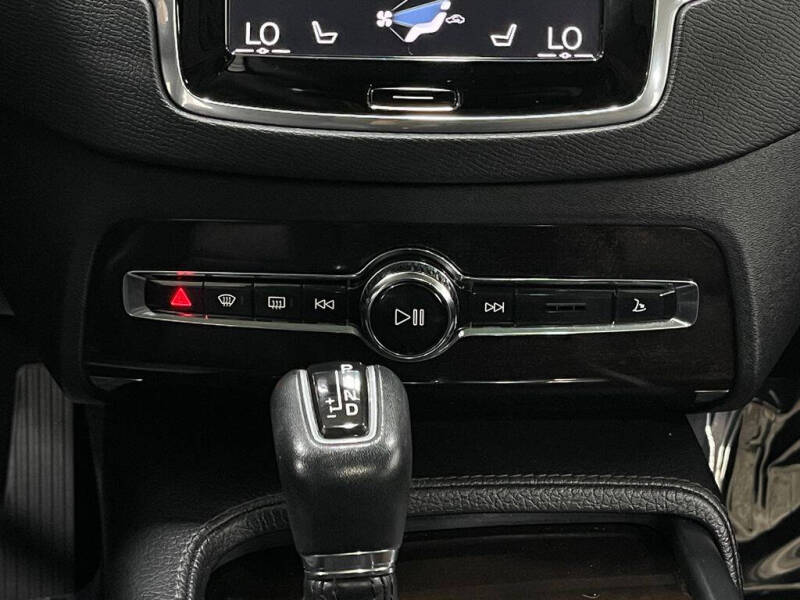 2019 Volvo XC90 T5 Momentum