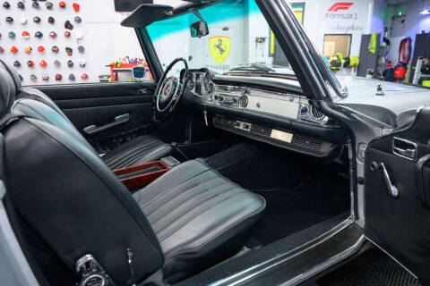 1970 Mercedes-Benz 280-Class