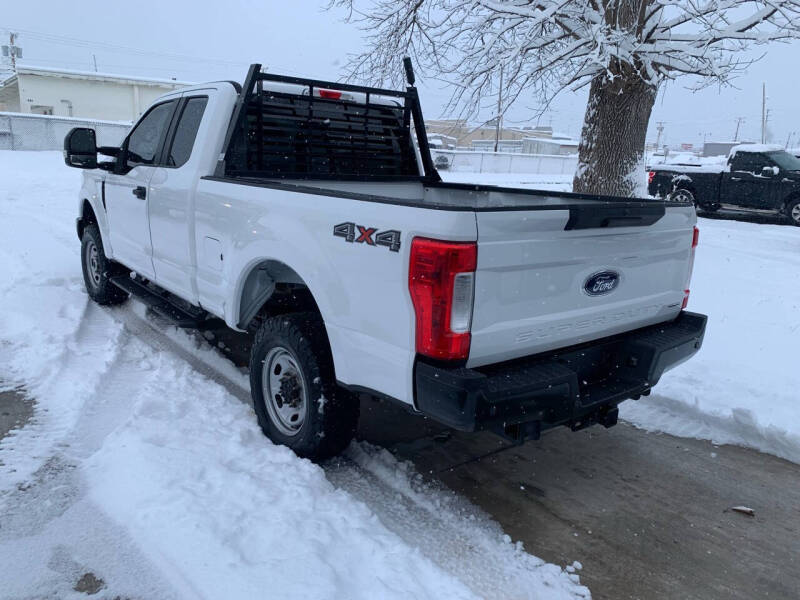 2019 Ford F-250 Super Duty XL photo 3