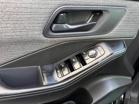 2022 Nissan Rogue S