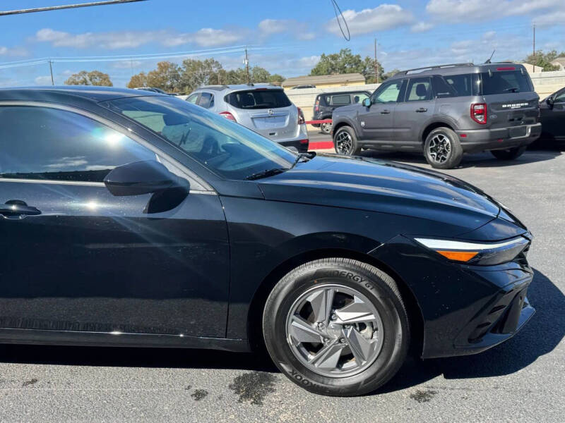 2024 Hyundai Elantra SE