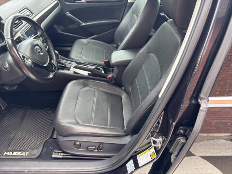 2019 Volkswagen Passat SE R-Line