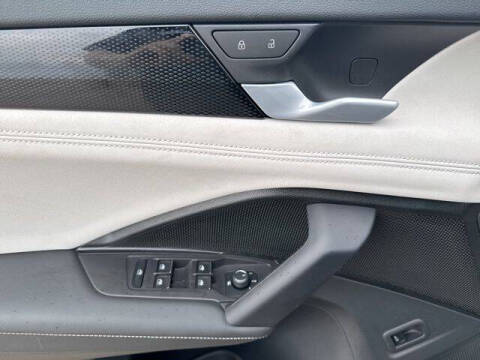 2025 Volkswagen Tiguan SE 4Motion