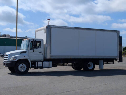 2015 Hino 268A