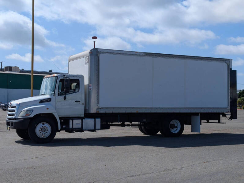 2015 Hino 268A