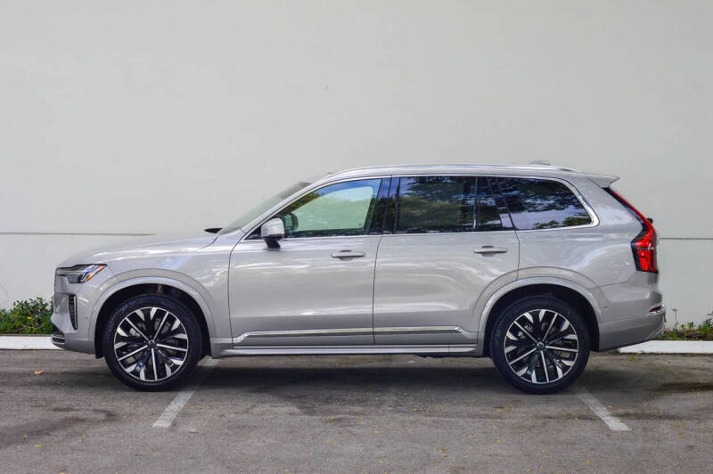 2025 Volvo XC90 B6 Plus Bright Theme 7P