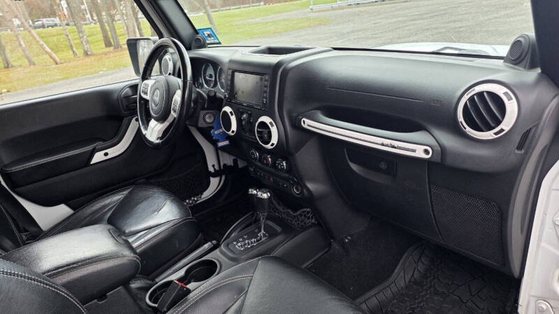 2014 Jeep Wrangler Unlimited Polar Edition