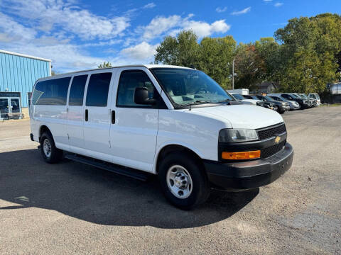 2022 Chevrolet Express LS 3500