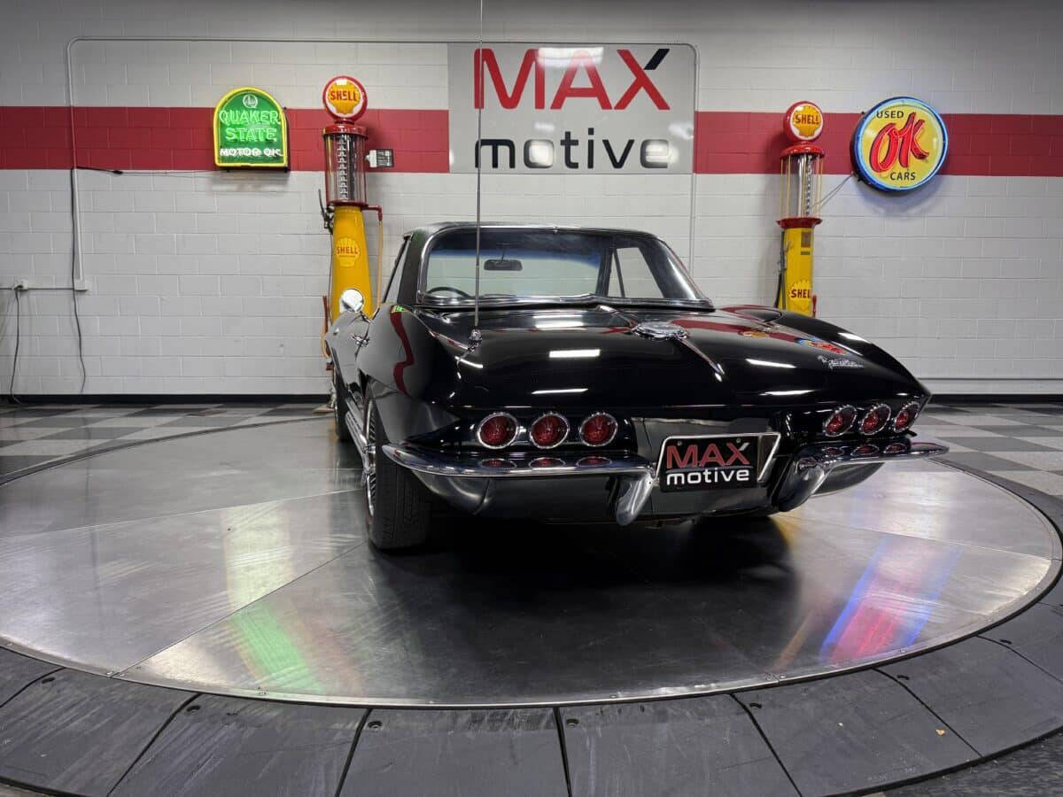 1966 Chevrolet Corvette 23