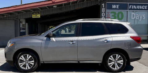 2020 Nissan Pathfinder SV