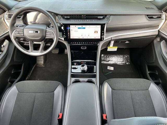 2026 Jeep Grand Cherokee Altitude