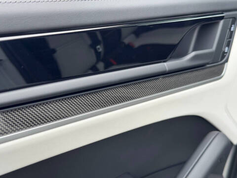 2024 Porsche Cayenne Turbo E-Hybrid Coupe