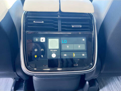 2023 Rivian R1S Adventure