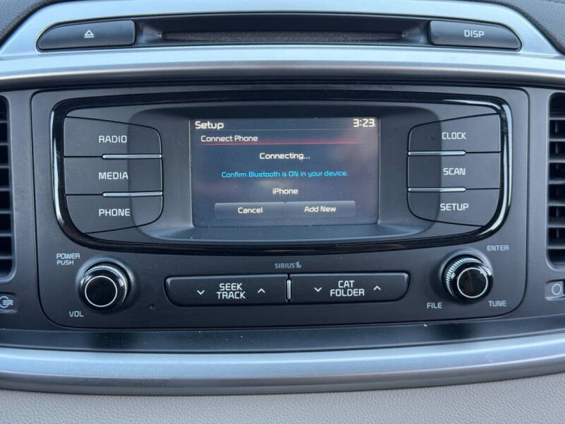 2017 Kia Sorento LX