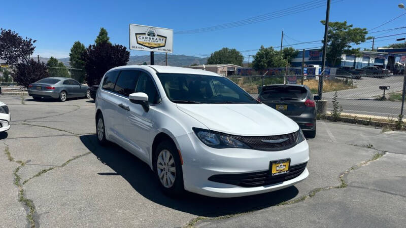 2018 Chrysler Pacifica for sale at CarSmart Auto Group in Murray UT